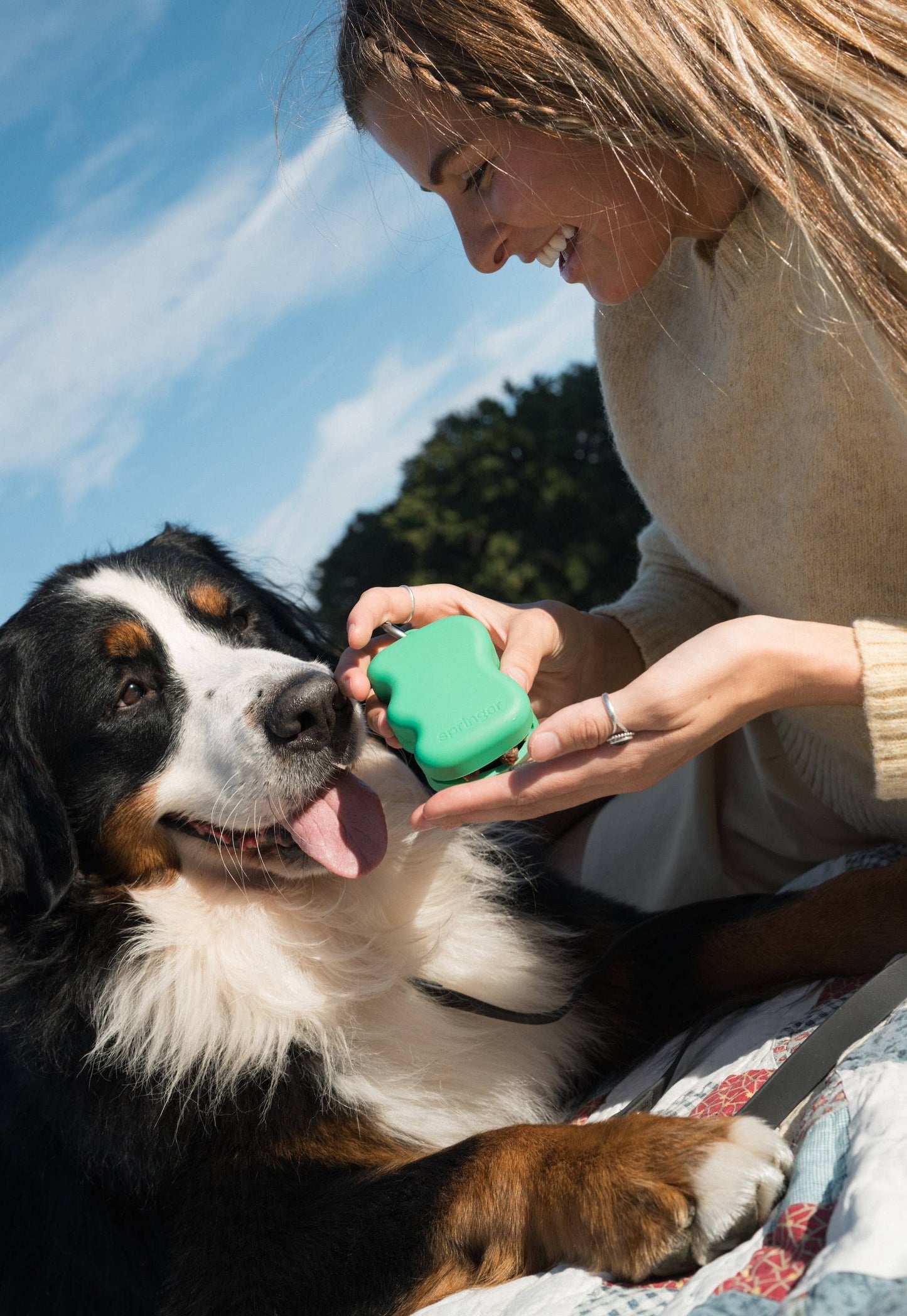 Easy-Squeeze Silicone Dog Treat Pouch Dispenser